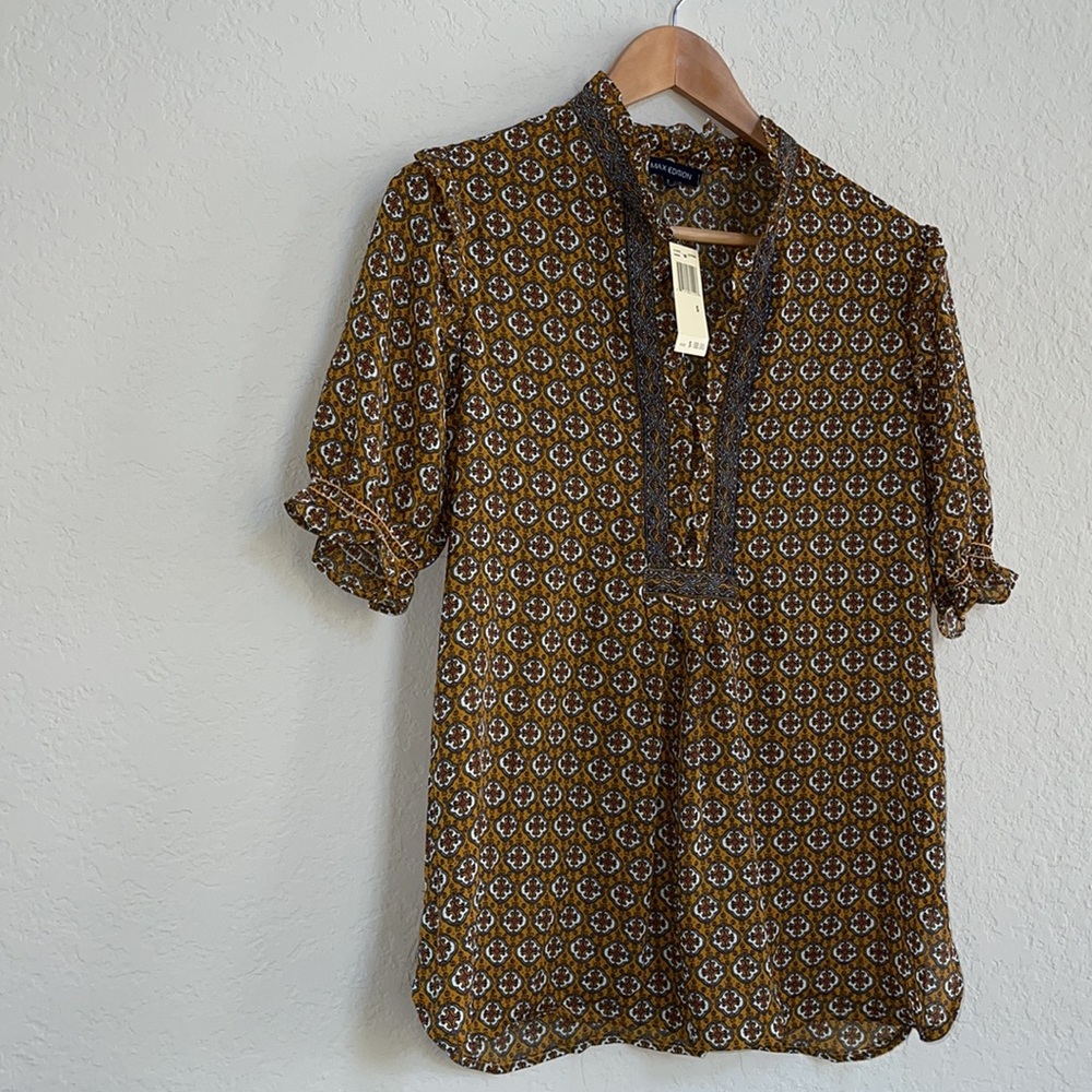 NWT Ruffle Collar Patterned Blouse - Picture 2 of 10